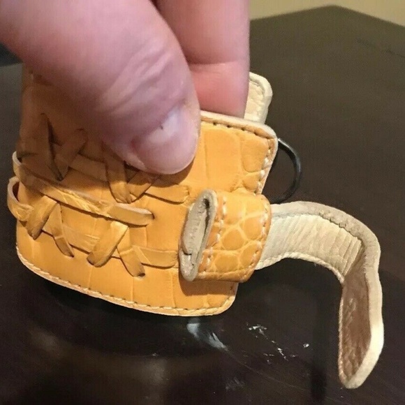 Cuir Inc Yellow Genuine Aligator Leather Bracelet - Picture 4 of 8